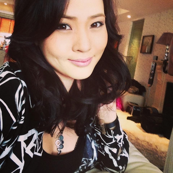 Жүжигчин О.Дөлгөөний төрөх хугацаа нь арай болоогүй байгаа